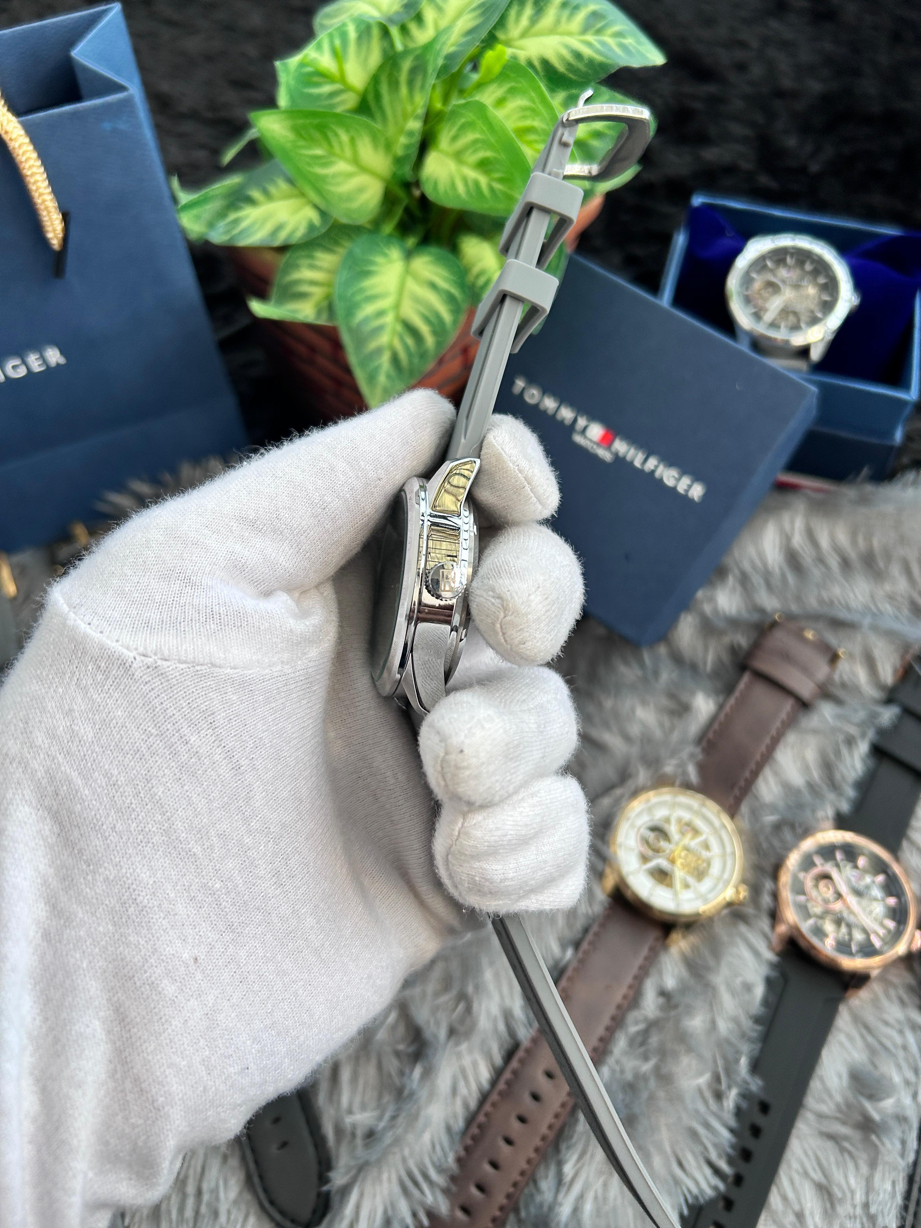 Tommy_Hilfiger Automatic premium Silicon strap with warranty