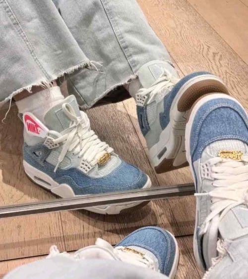 Nik_e Air Jordan Retro 4 TEX Denim Worn Blue