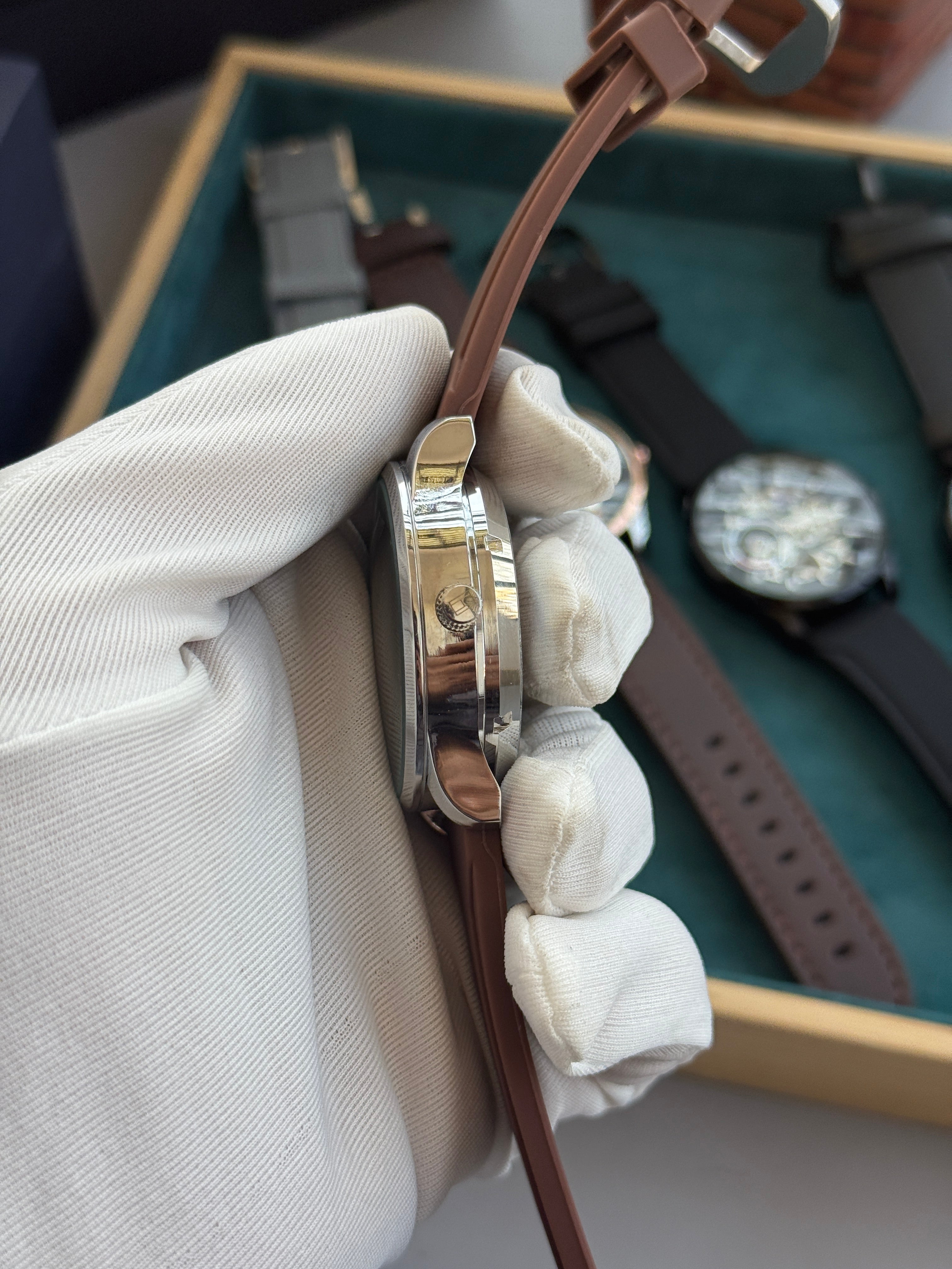 Tommy_Hilfiger Automatic Premium Silicon Strap with warranty