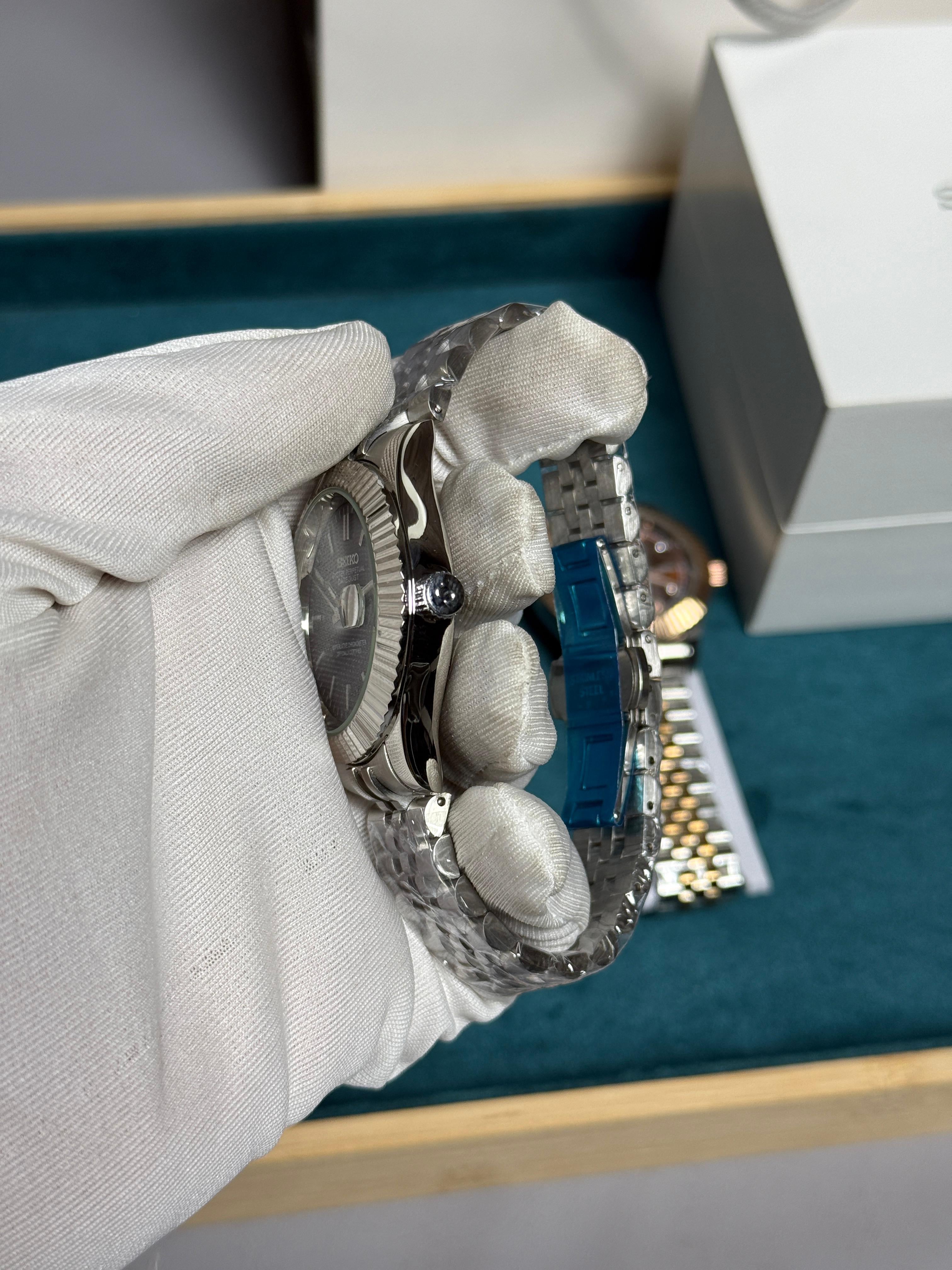 Seiko_ Date Just Arabic Green